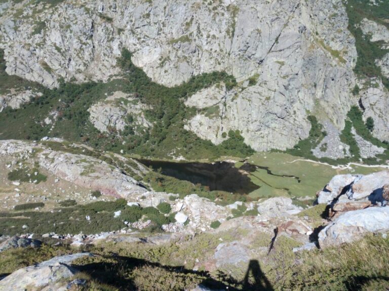 Il Lago di Vitalaca: Un Capolavoro Naturale nel Massiccio del Rotondu